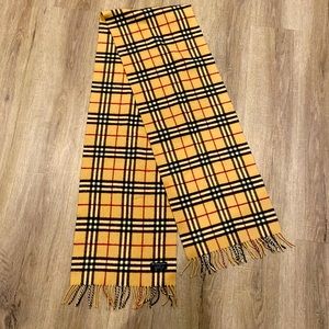 Burberry scarves 74x12.5 100% lambs wool